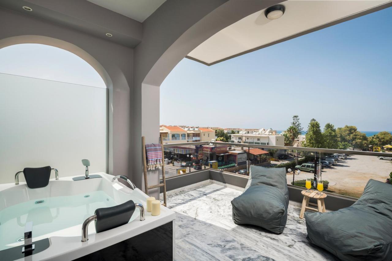 Sun Ray Luxury Apartments Agia Marina Eksteriør billede