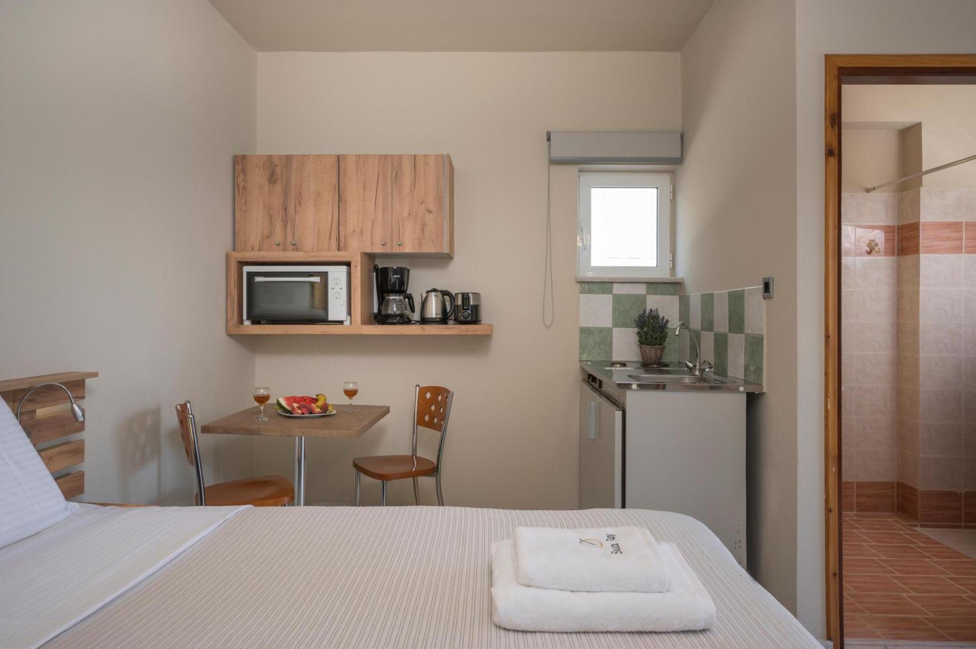 Sun Ray Luxury Apartments Agia Marina Værelse billede