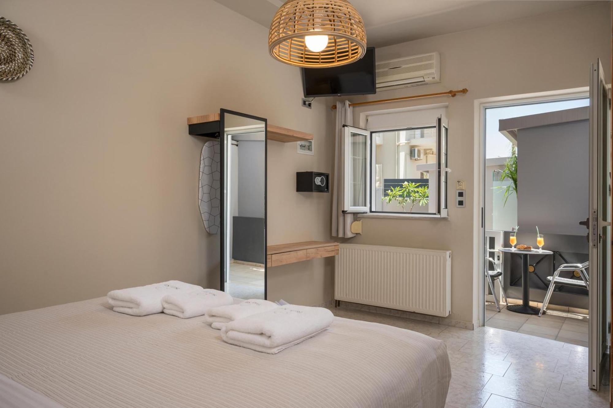 Sun Ray Luxury Apartments Agia Marina Værelse billede