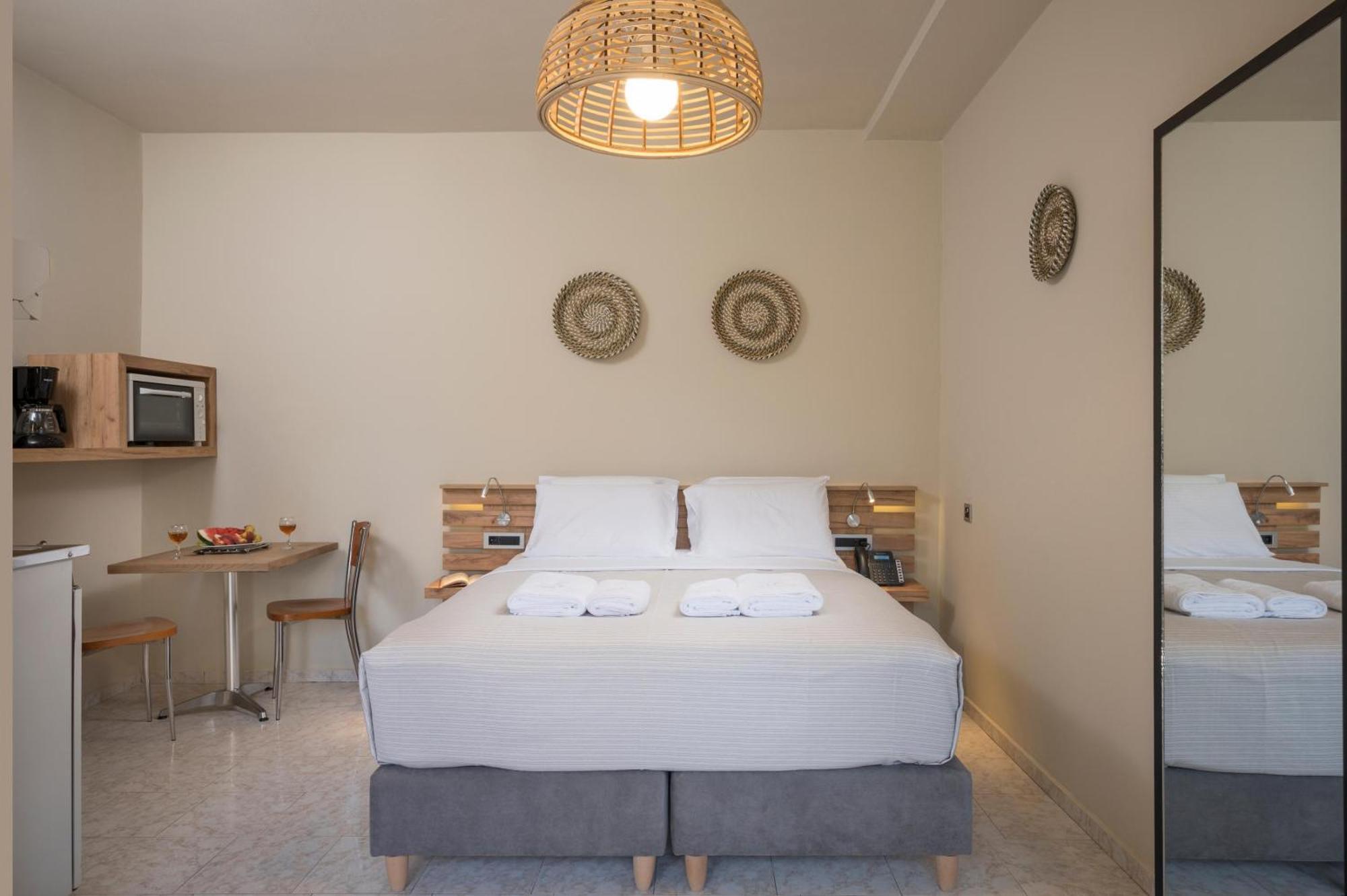 Sun Ray Luxury Apartments Agia Marina Værelse billede